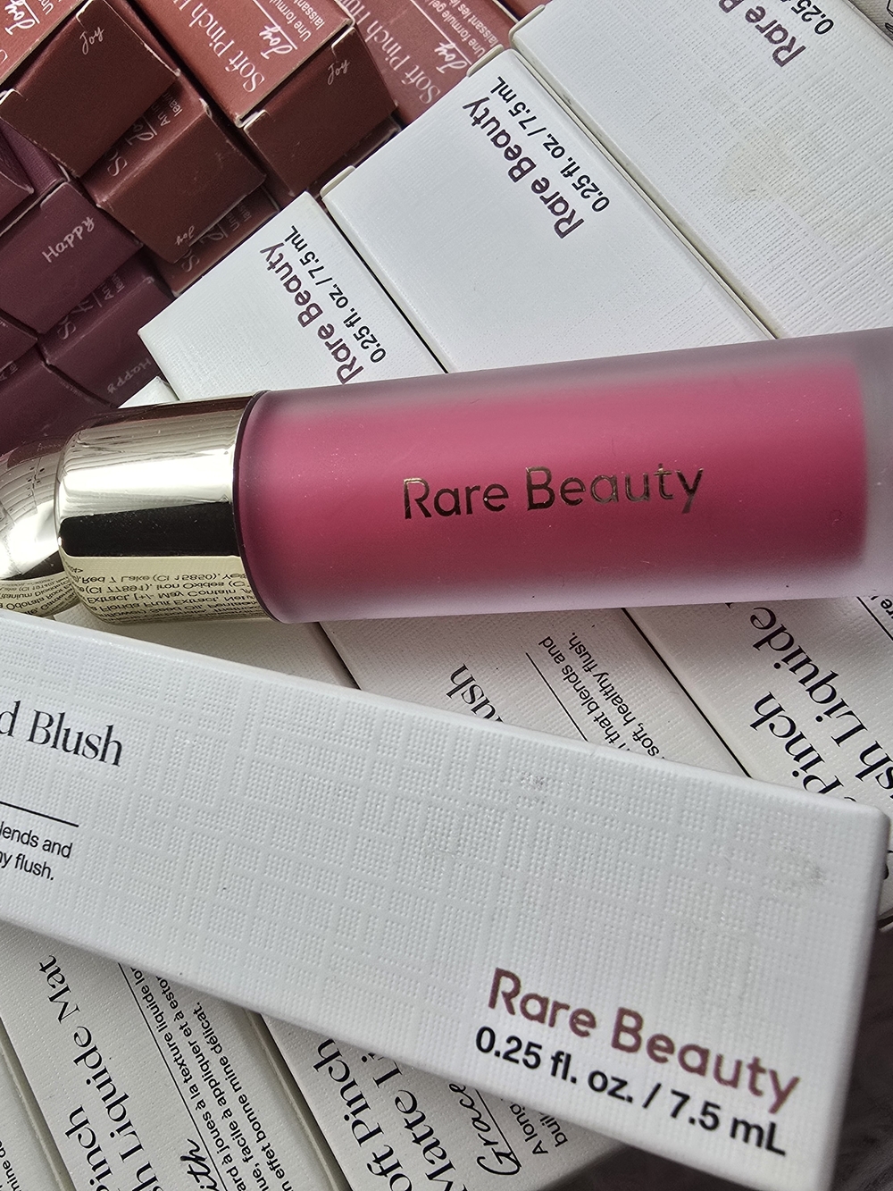 Rare Beauty Soft Pinch Liquid Blush — Vibrant Pink - Picture 4 of 12